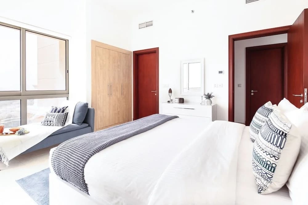 Stylish + Cozy 1BR in Sports City - photo 4