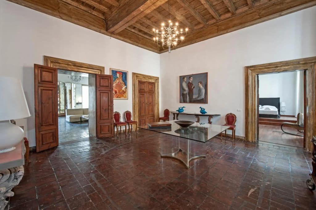 Ancient Palace In Downtown Rome - photo 2