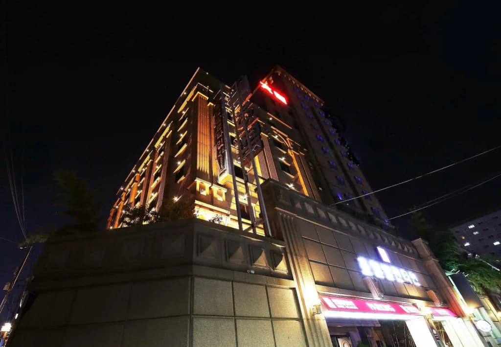 Hotel Valentine - photo 1