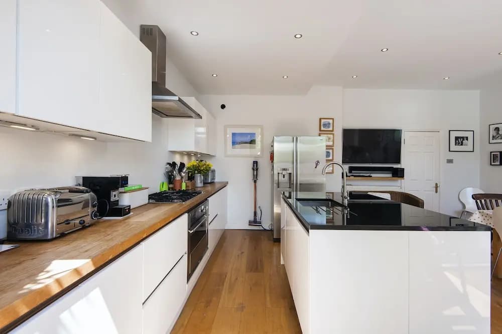 Enchanting Southfields Home by King George's Park - photo 19