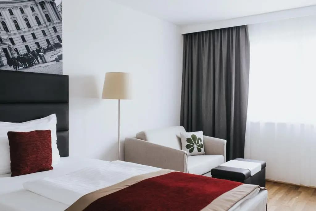 Parks 73 The TownHouse Hotel - photo 5