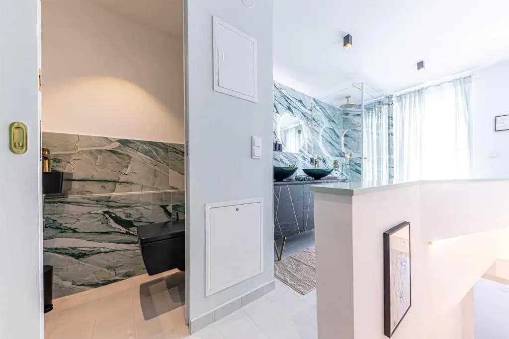 d&v living - main photo