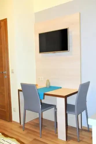 Frank & Fang Apartments - photo 6