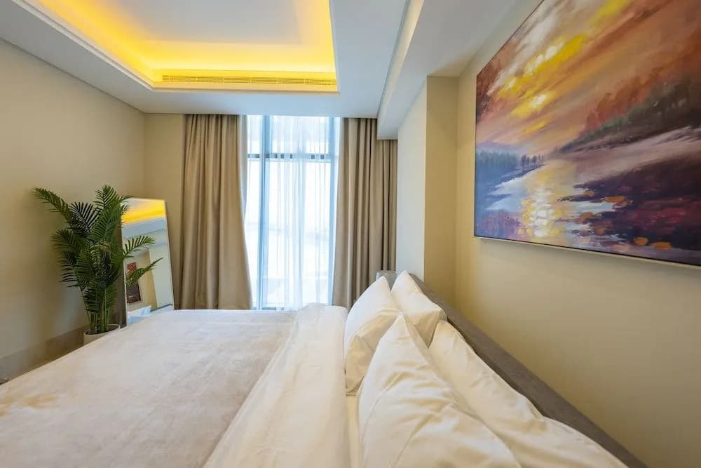 Spacious beachfront 2 bedroom apartment - photo 1