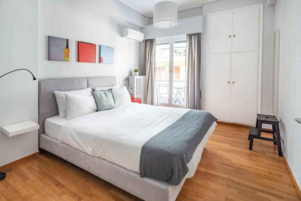 UPSTREET Modern Downtown Flat -Acropolis - photo 5