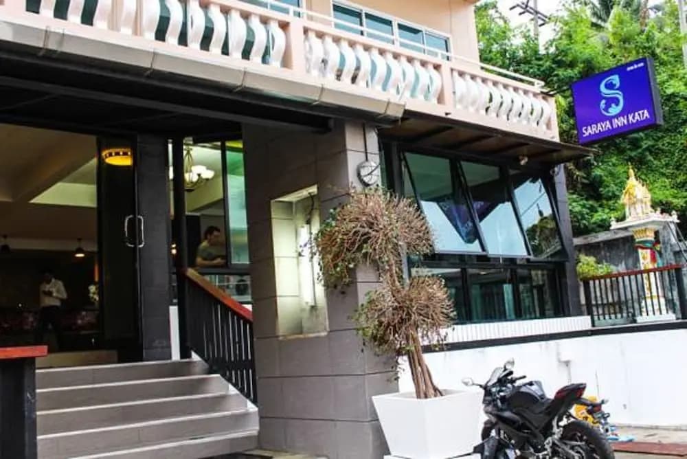 Sharaya Kata Hotel - photo 1