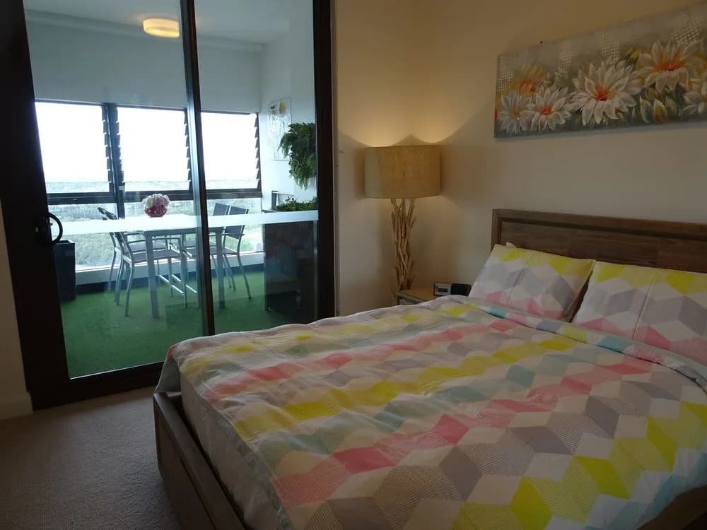 Sydney Olympic Park Apartment - photo 3
