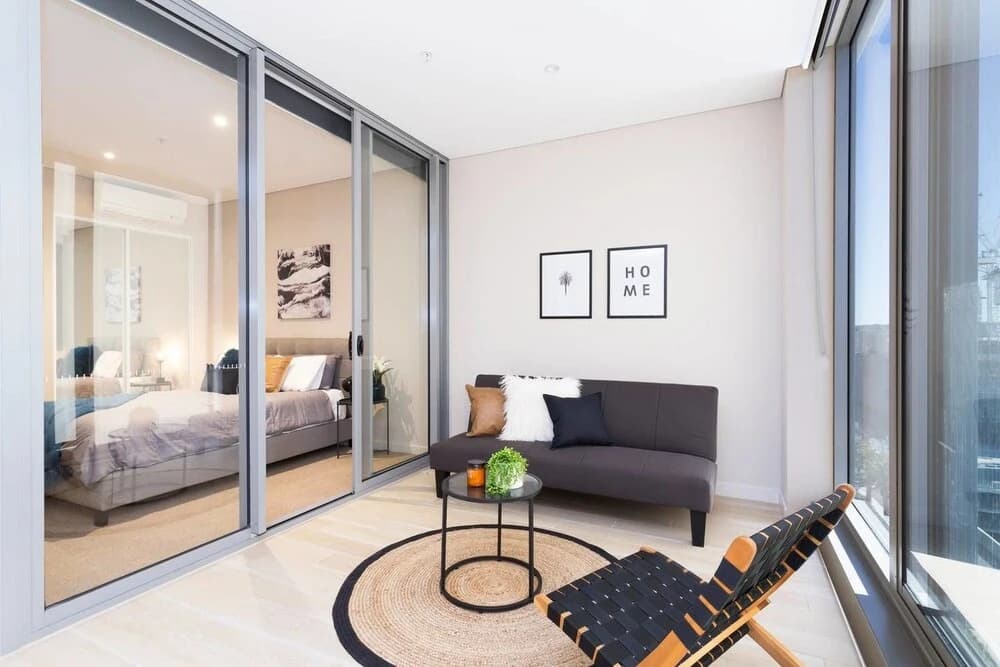 Chic Designer Apartment in Olympic Park + Parking - photo 2