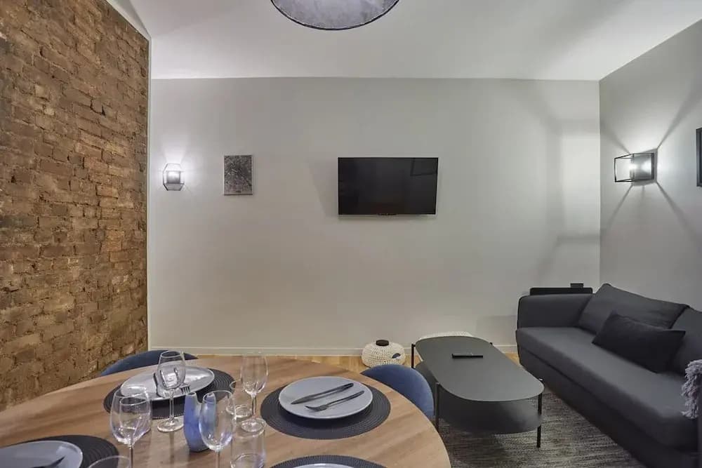 Apartment Located in the Center of Paris - photo 9