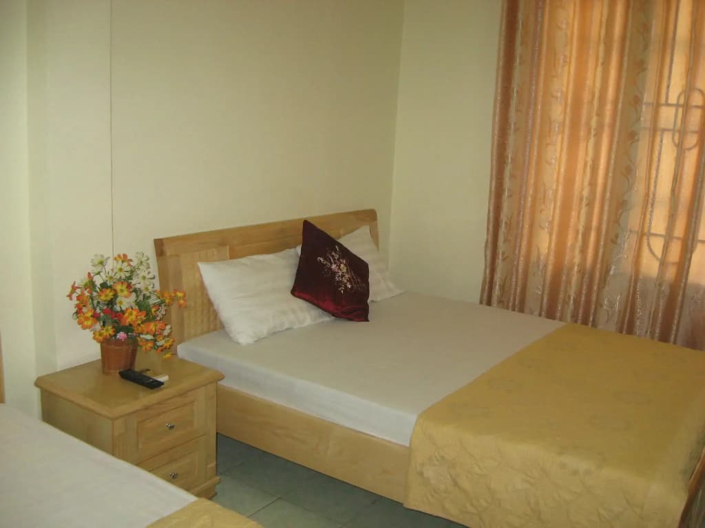 Ho Tay Hotel - photo 4