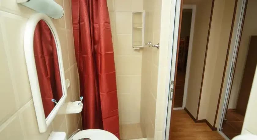 Red Wall Hostel - photo 5