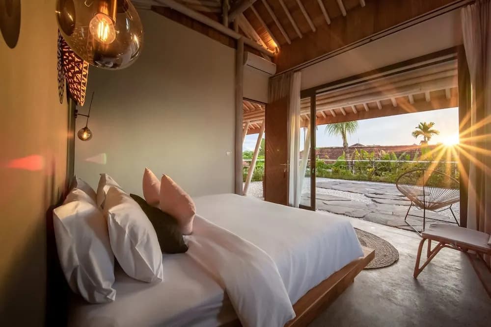 Stunning Architecture 5BR Bamboo With Tropical Pool Villa in Umalas - photo 4