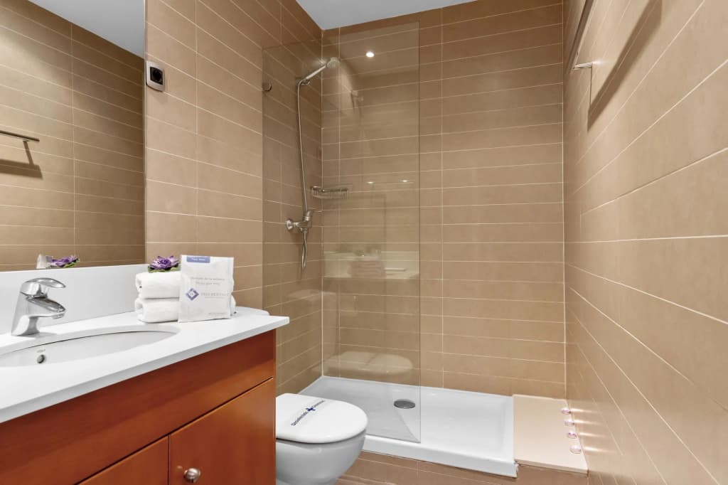 Fisa Rentals Ramblas Apartments - photo 9