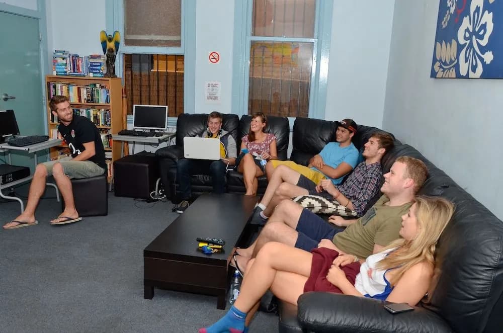 Blue Parrot Backpackers - photo 22