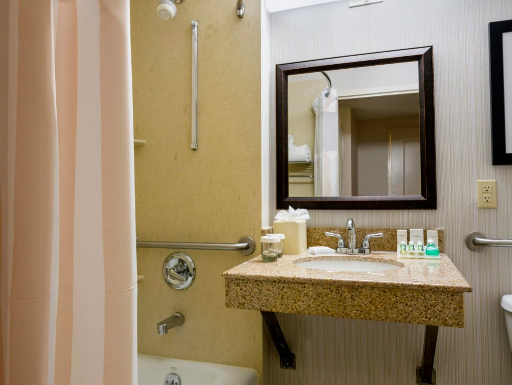 Hilton Garden Inn Queens/JFK Airport - photo 9