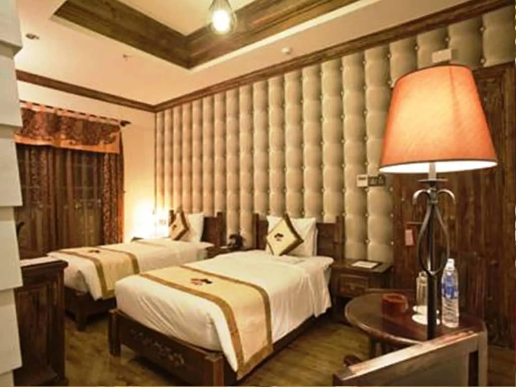 Seventeen Saloon Hotel - photo 5