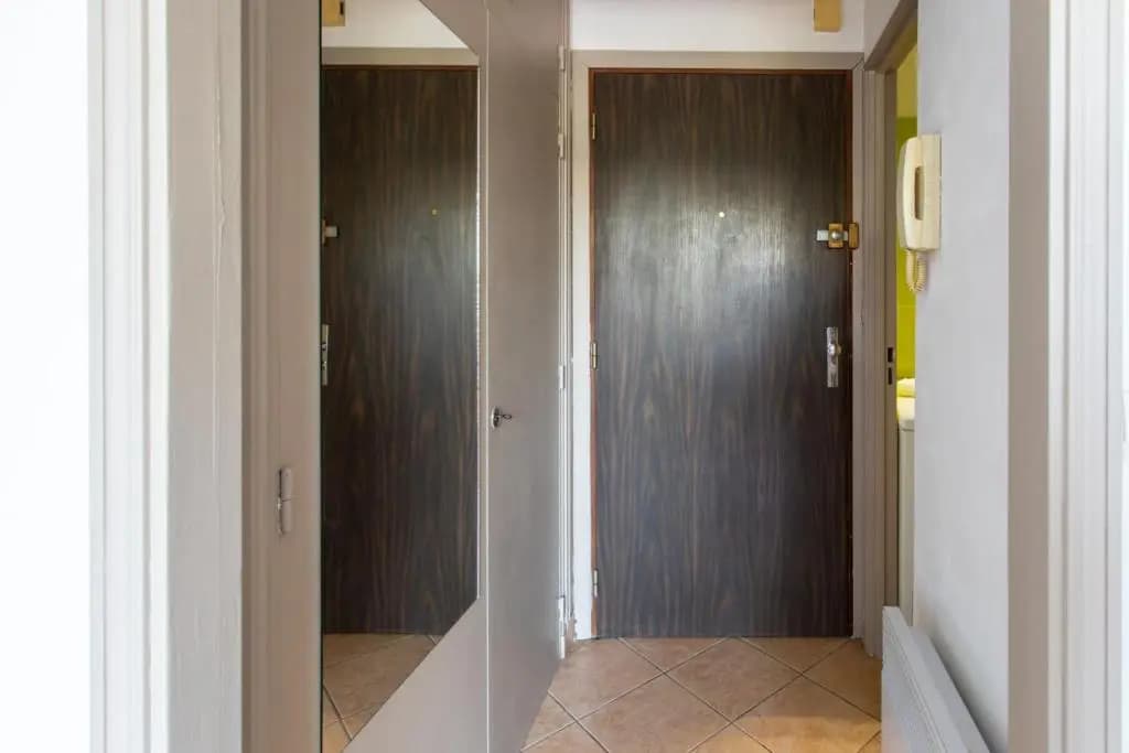 Nice Studio with balcony in quiet residence close to all amenities - photo 8
