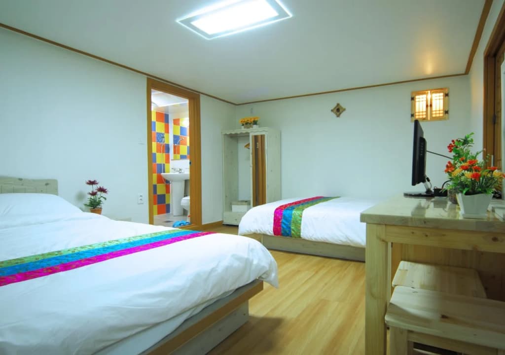Mago Guesthouse - photo 6