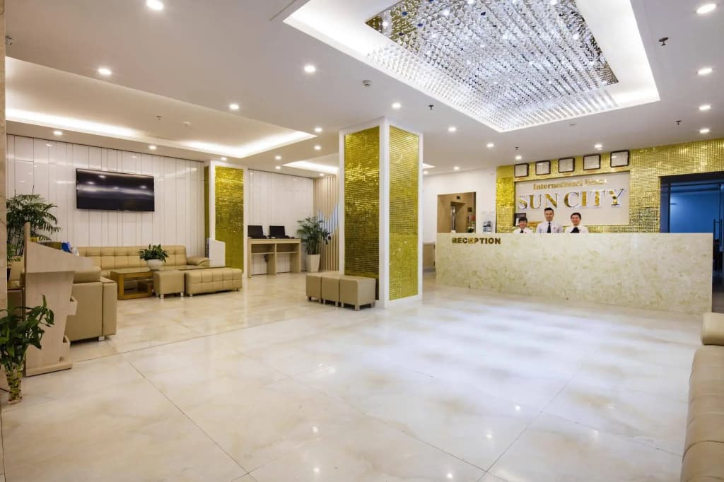 Sun City Hotel - photo 2