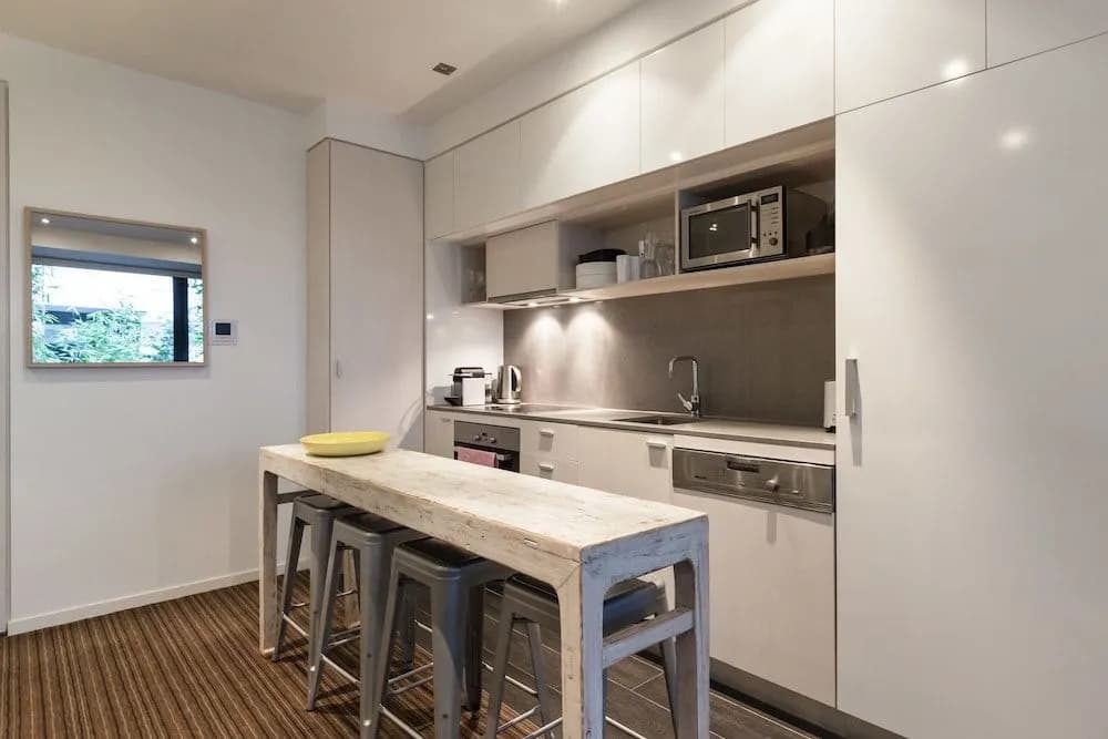 ZACH, 1BDR St.Kilda Apartment - photo 10