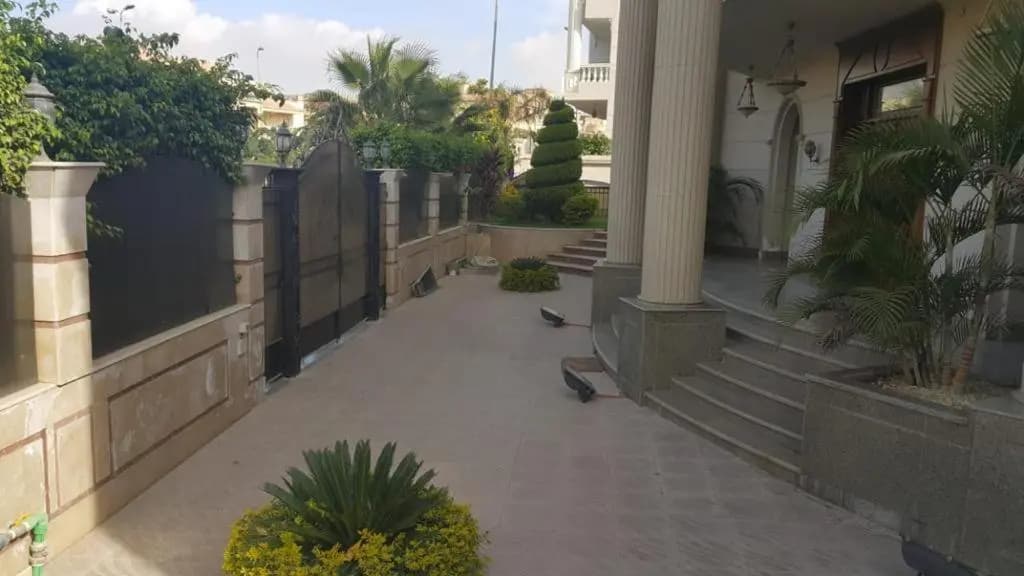 Super luxurious villa with large landscape areas - photo 13