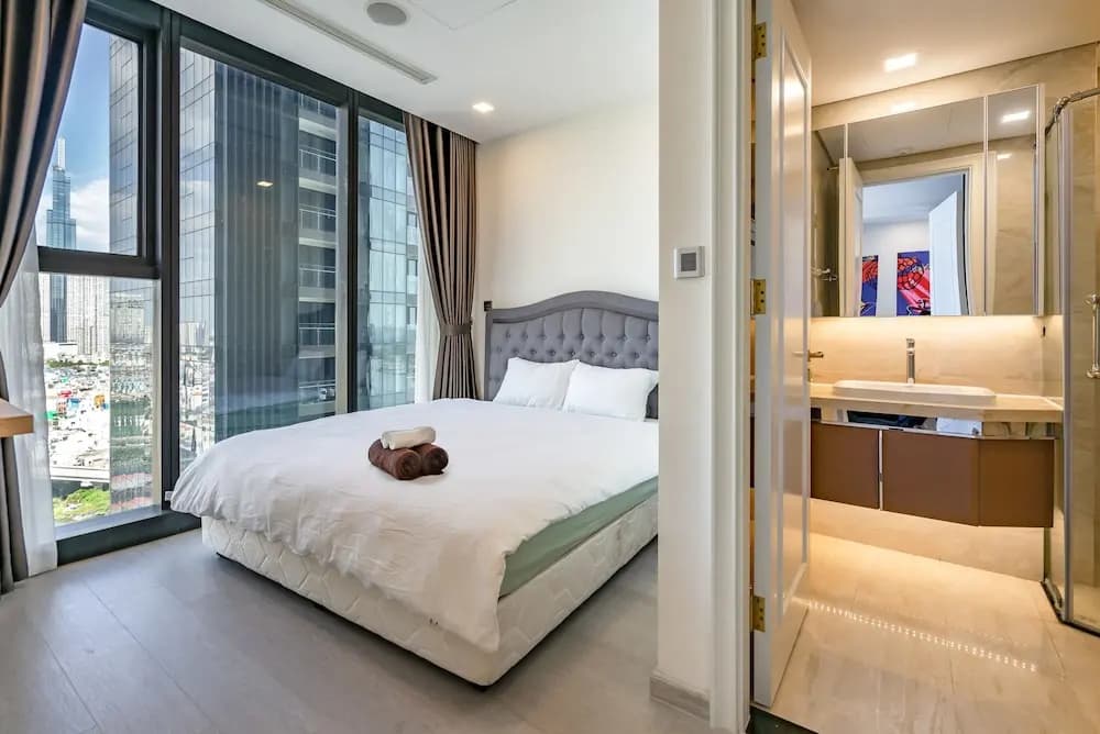 Nomad Homes Vinhomes Golden River - photo 2