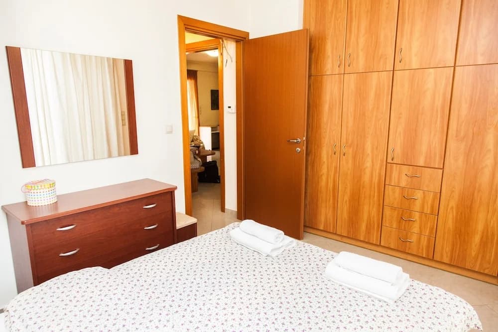 Spacious Apartment in Neos Kosmos - photo 11