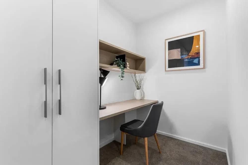 Remarkable 3-bed With City Views & Swimming Pool - photo 1
