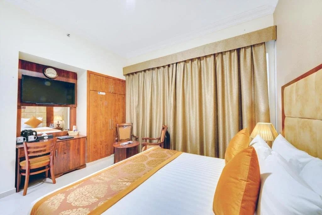 Skylight Hotel - photo 5