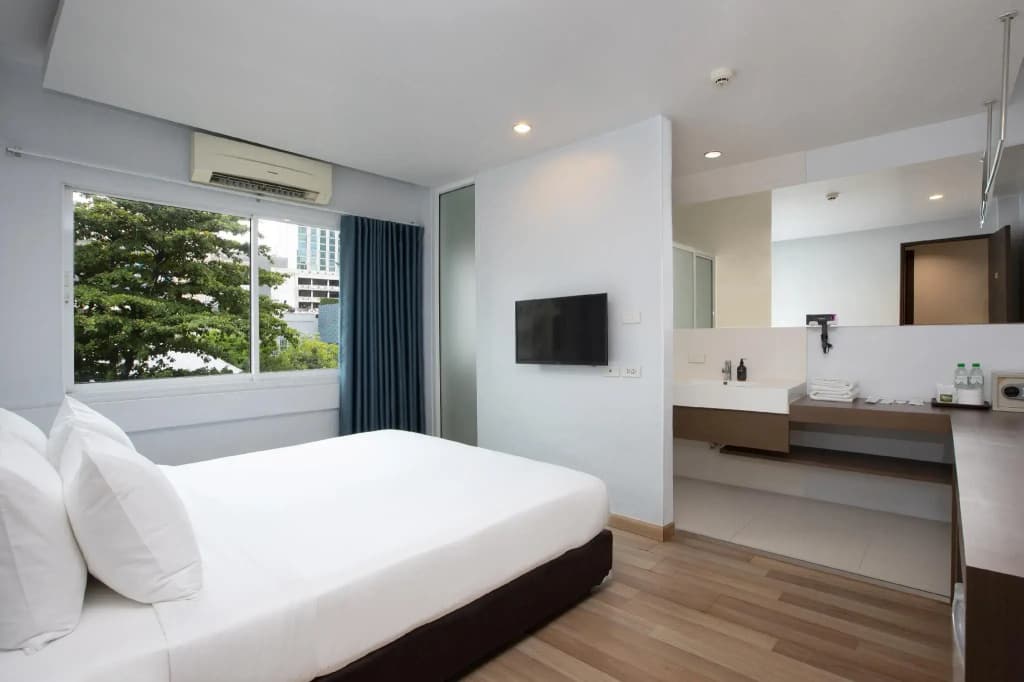 Nantra Silom - photo 4