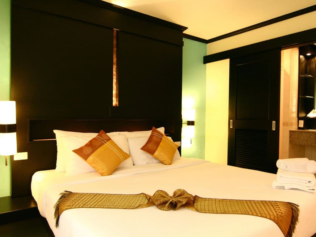Rattana Beach Hotel - photo 3