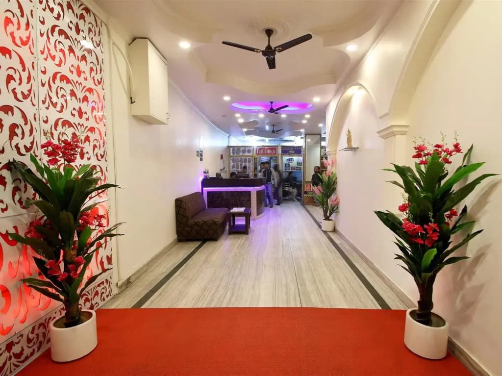 Lord Krishna Hotel Dx. Inn - photo 2