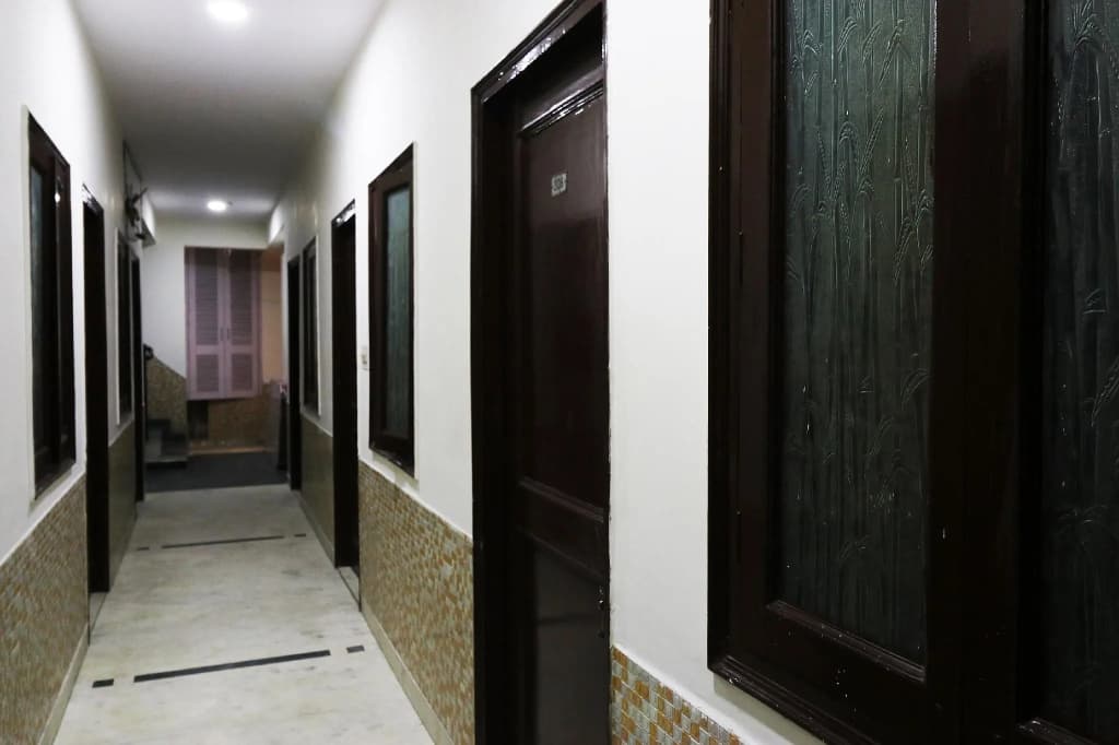 OYO 44229 Diamond Suite - photo 10