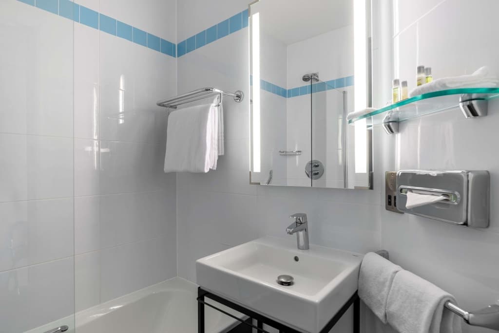 Hilton Garden Inn London Heathrow Airport - photo 8
