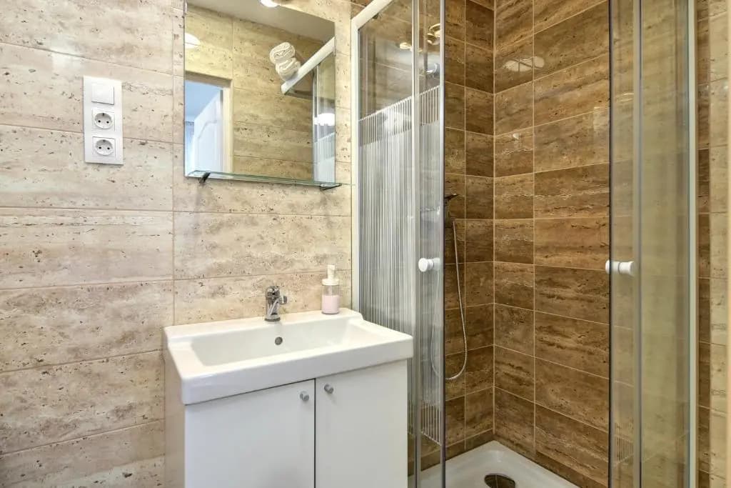 Heart Of Downtown Apartment - photo 24