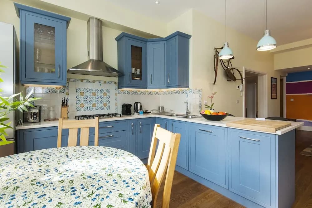 The Spacious Fulham Apartment - FOI - photo 12