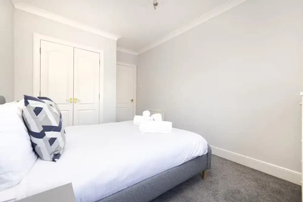 Modern Flat with Free Parking - photo 5