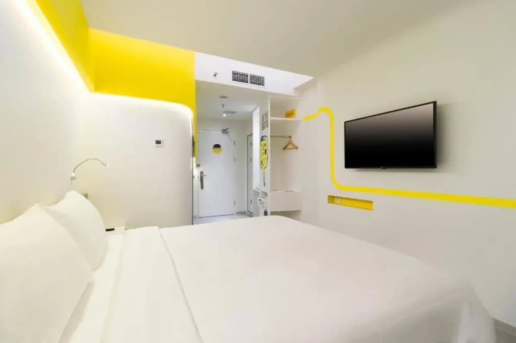 YELLO Hotel Kuta Beachwalk Bali - photo 5