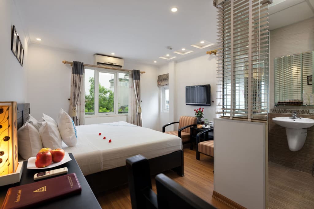 Hanoi Lake View Hotel & Travel - photo 7
