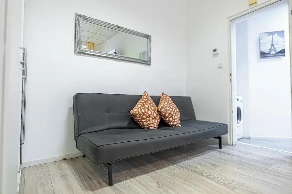 Bright 1BR Apartment in Central Vienna - photo 9