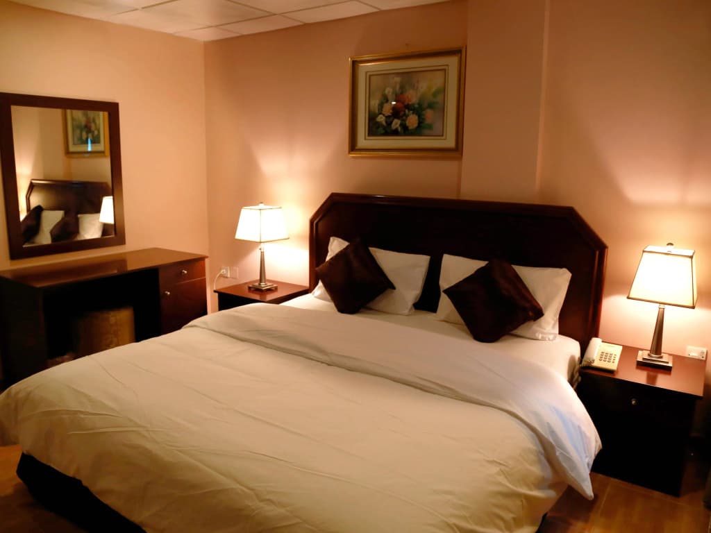 Falcon Hotel Apartments - photo 3
