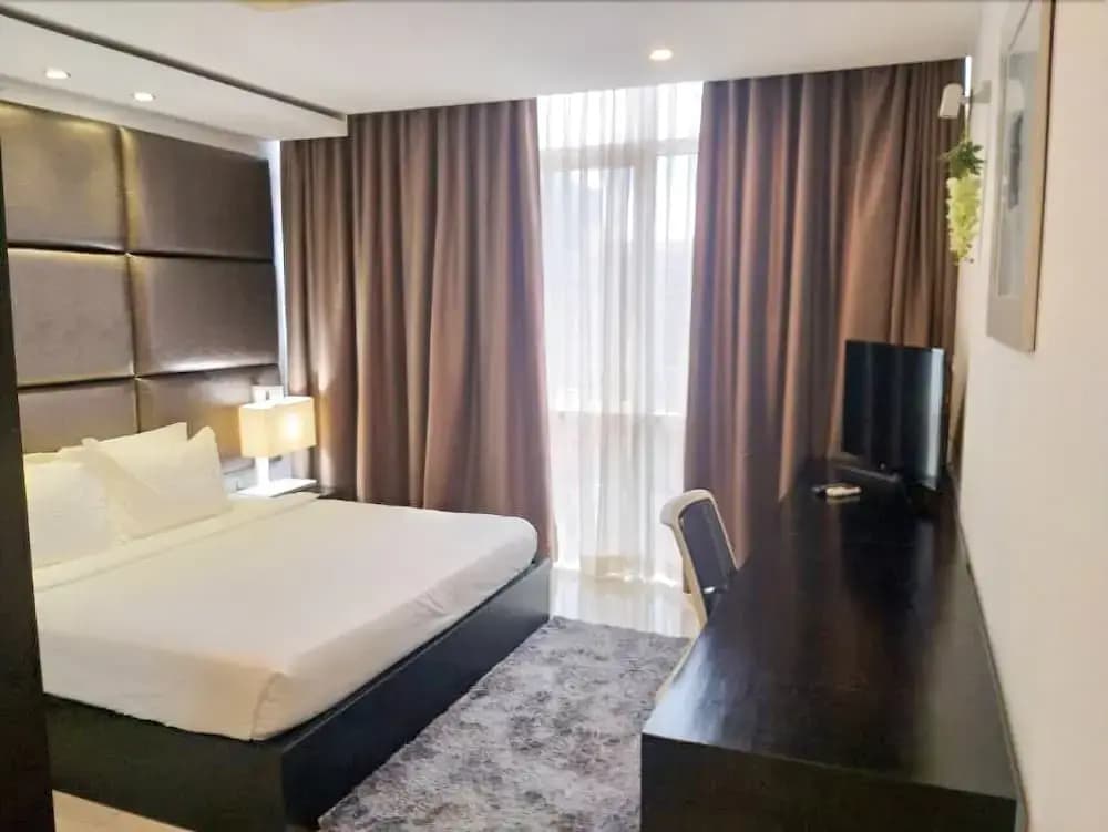 Platinum One Suites - 3 Bedroom - photo 7