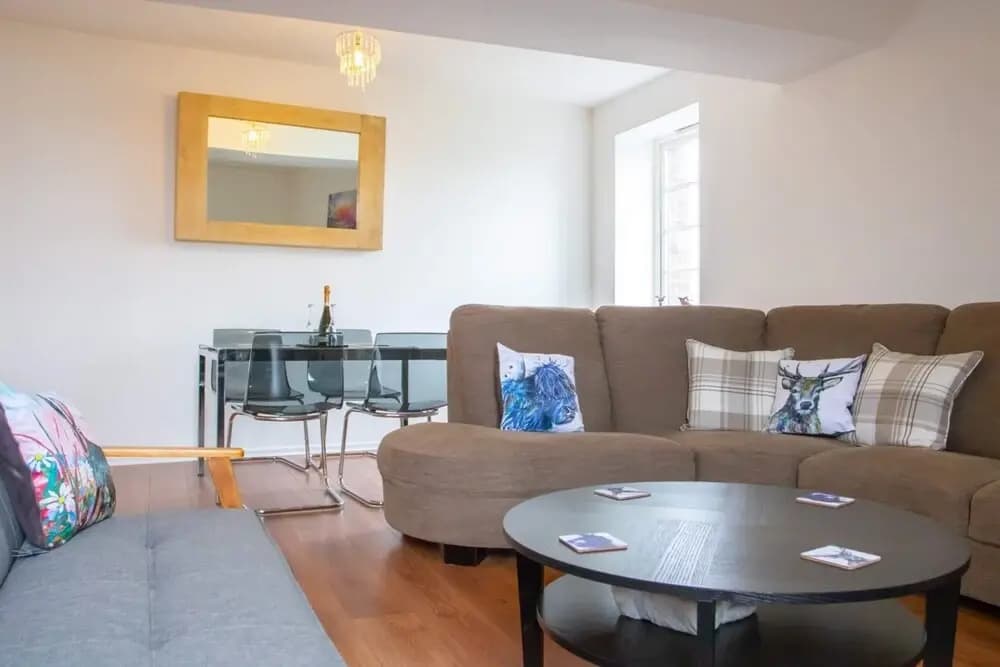 Spacious Flat In Converted Sugar Store - photo 8