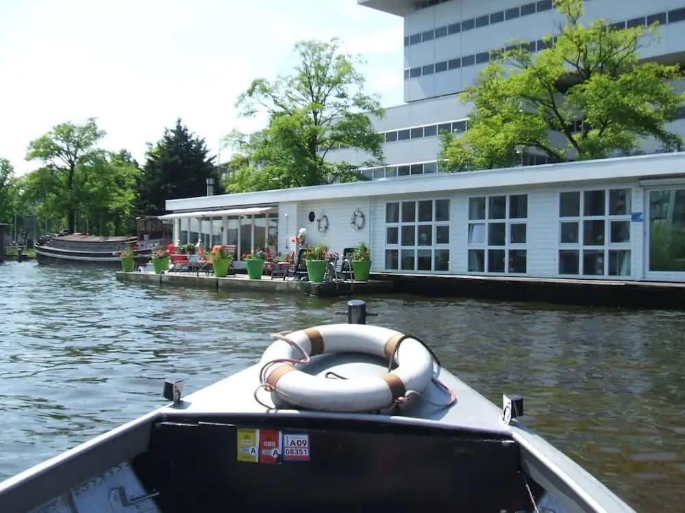 A Bed & Breakfast on a Splendid Houseboat - photo 12