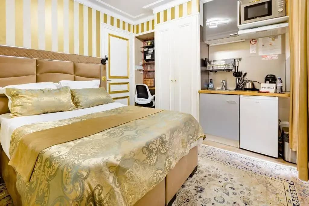 Renovated 23 2br 6p Champs Elysees-Arc de Triomphe - photo 5