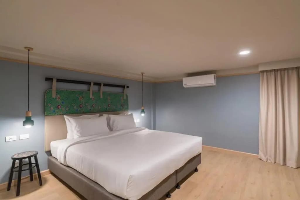 The Blanket Hotel - photo 24