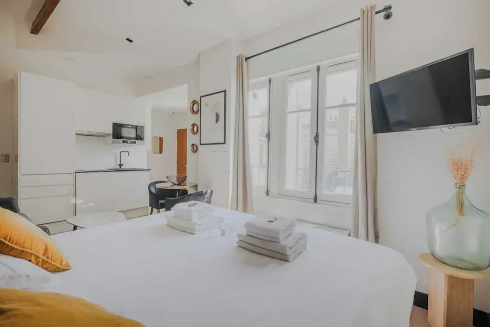 Charming Studio - 2P - Courcelles - photo 1
