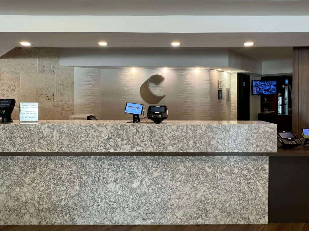 Comfort Inn & Suites Downtown Brickell-Port of Miami - photo 1