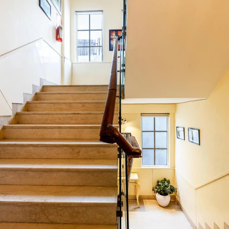 OYO 2637 Hotel Picasso Prive - photo 15