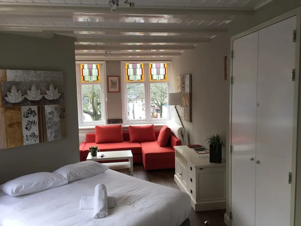Lovely Studio With Canal Views - photo 1